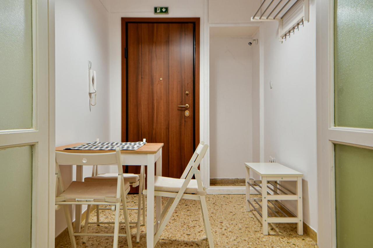 Thiras Lovely Apartment By Zain アテネ エクステリア 写真