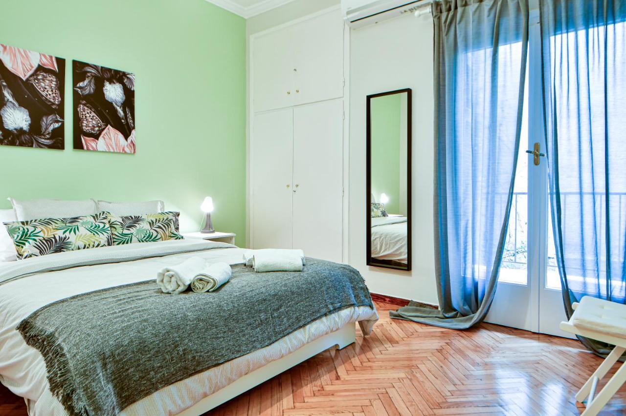 Thiras Lovely Apartment By Zain アテネ エクステリア 写真